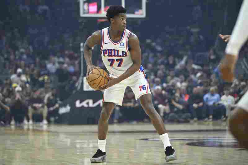 效率不高!埃奇庫姆半場8投僅2中拿到7分3板 前6次出手均打鐵