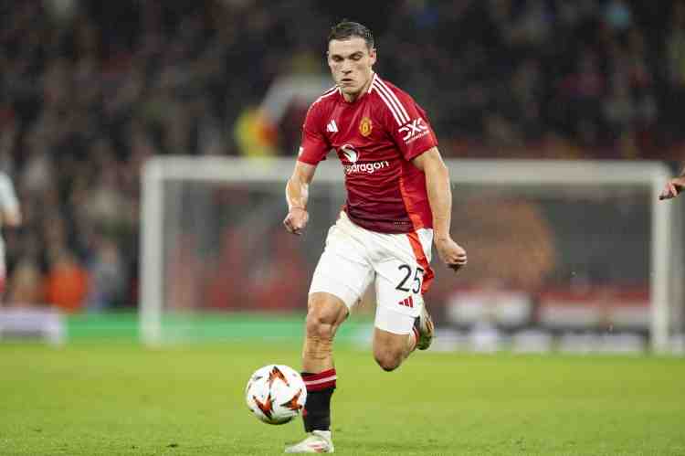 阿莫林：效力曼聯對烏加特來說是另一個世界，他需要提高表現