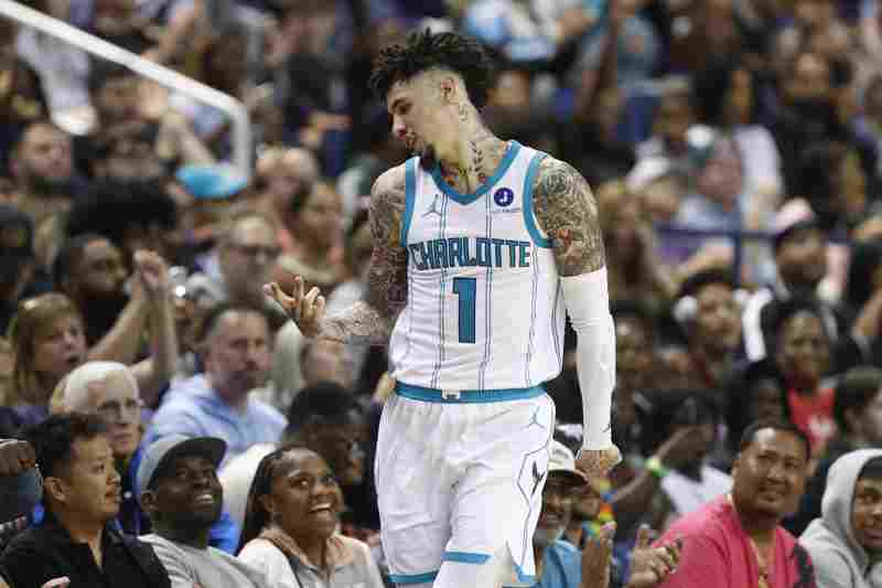 狀態全無!三球14中4&三分7中2拿到11分6板4助 出現4失誤5犯規